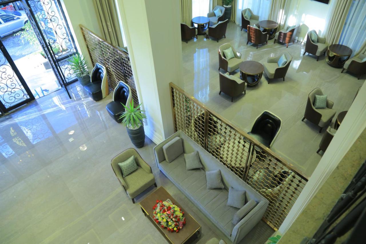 Check Inn Hotel Αντίς Αμπέμπα Εξωτερικό φωτογραφία