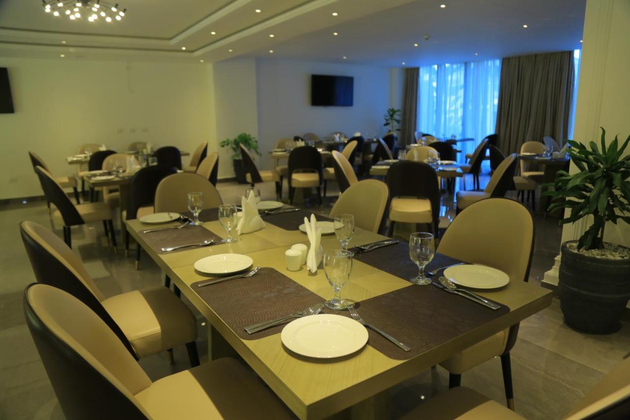 Check Inn Hotel Αντίς Αμπέμπα Εξωτερικό φωτογραφία