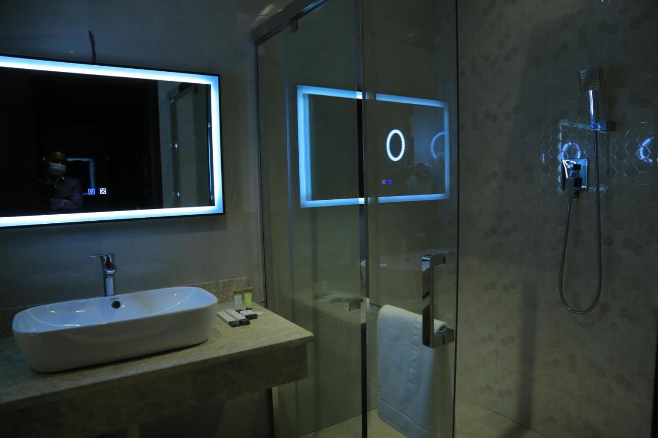 Check Inn Hotel Αντίς Αμπέμπα Εξωτερικό φωτογραφία