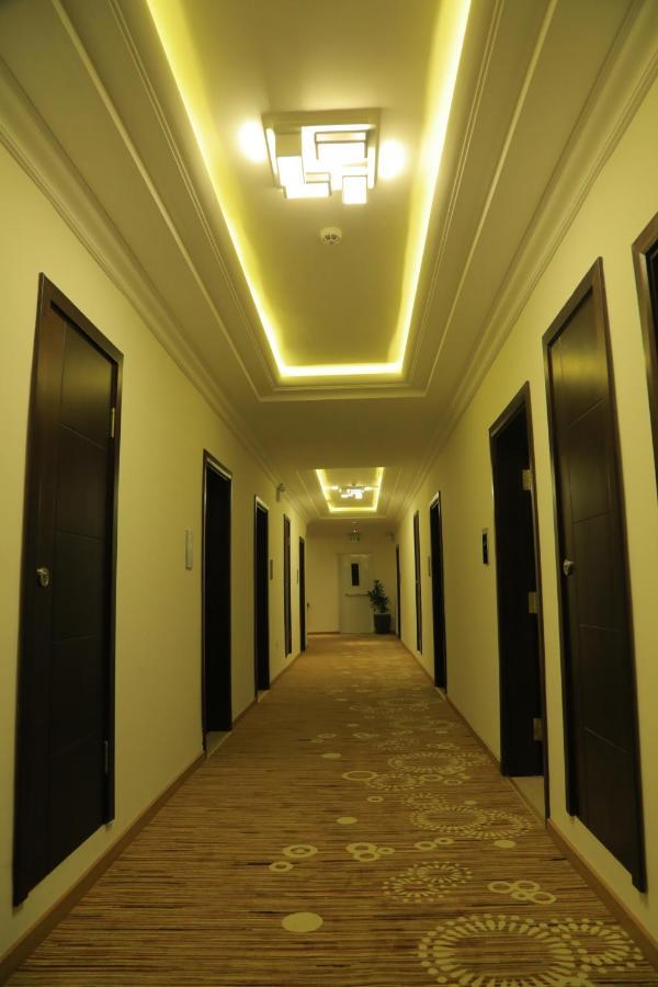 Check Inn Hotel Αντίς Αμπέμπα Εξωτερικό φωτογραφία