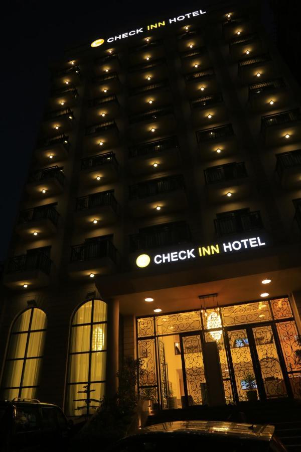 Check Inn Hotel Αντίς Αμπέμπα Εξωτερικό φωτογραφία