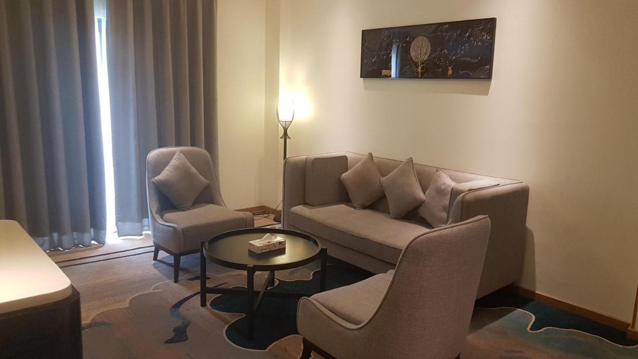 Check Inn Hotel Αντίς Αμπέμπα Εξωτερικό φωτογραφία
